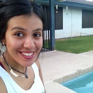 Meet your Posher, Yessenia